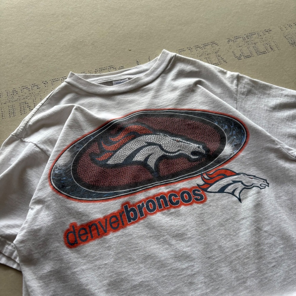 Vintage 90s Denver Broncos T-shirt